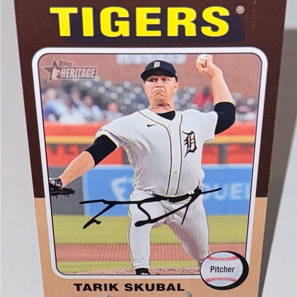 2024 Topps Heritage - Tarik  Skubal # 247 Auto . Pitcher Detroit Tigers